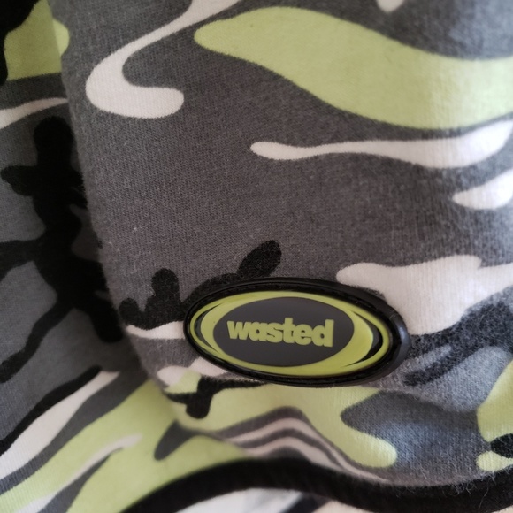 green camo shorts - Picture 2 of 4